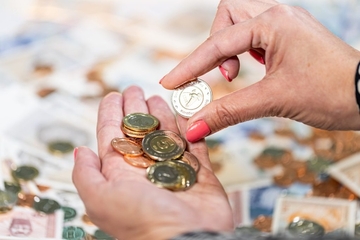 Plata 1.910 KM, a potrošačka korpa 2.723: Građani Srpske sve teže preživljavaju od prvog do prvog