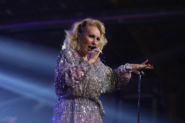 Hitna pomoć imala pune ruke posla: Na Breninom koncertu 6 penzionera PALO U NESVIJEST