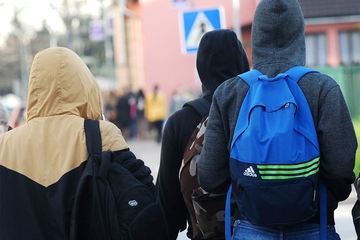 Djecu u RS će testirati na droge, zabranjuju unošenje telefona na nastavu