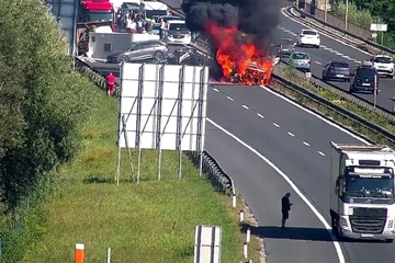 Stravična nesreća u Sloveniji: Poginule tri osobe, vozila se zapalila (VIDEO)