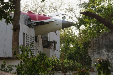 Jedan putnik preživio pad aviona u Indiji: "Policija ga pronašla na sjedištu 11 A" (VIDEO)