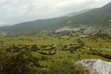 Tragedija u Crnoj Gori: Ubio dvogodišnju kćerku pa sebe