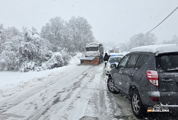 Direktor “Bijeljina puta”: Intenzitet saobraćaja smanjen, to nije saveznik zimskoj službi (FOTO)