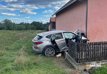 Teška saobraćajna nesreća u Bijeljini: Vozač poginuo, suvozač povrijeđen (FOTO)