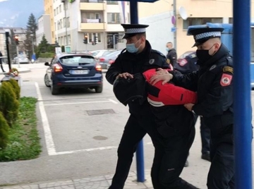 Uhapšeno osam osoba, preko društvenih mreža iznudili stotine hiljada maraka
