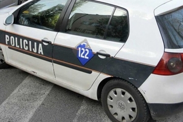 Žena autom sletjela s puta, teško povrijeđeno dijete