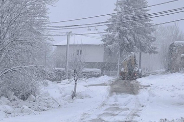 Novi snijeg napravio novi haos u krajiškim opštinama (FOTO)