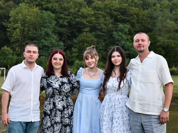 Nesebična ljubav porodice Šolaja: Usvojili i krstili djevočicu iz Hagena