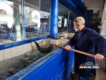 Bijeljina: Počeo post, cijene hrane rastu (FOTO)
