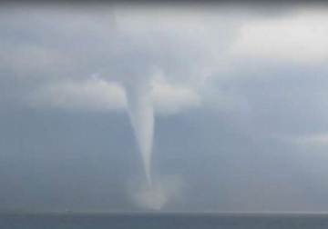 Hrvatsku pogodilo nevrijeme: Snimljena pijavica na moru kod Dubrovnika (FOTO)