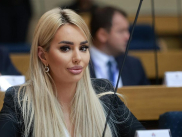 Šljivićeva pokazala diplomu i najavila tužbe (FOTO)