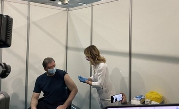 Predsjednik Srbije PRIMIO TREĆU DOZU: Vučić stigao na Beogradski sajam