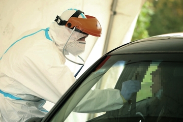 Sahrane bez najmilijih, slavlja preko video-poziva: Sjećate li se života pod koronom