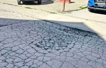 Bijeljinci traže rješenje problema: “Ulicu nam uništili, niko za sobom ne popravlja” (FOTO)