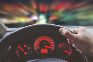 Promovisanje brze vožnje na društvenim mrežama moglo bi postati krivično djelo