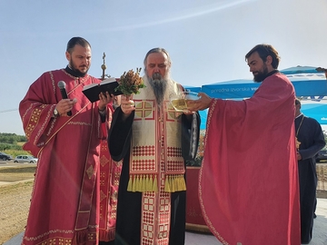 Episkop Fotije osveštao temelje budućeg hrama u Ugljeviku