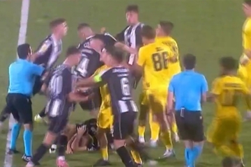 Tuča igrača Partizana i Oleksandrije: "Grobari" izvrijeđali Ukrajince (VIDEO)