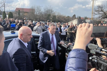 Ponovo velika podrška Dodiku i Lukiću ispred Suda BiH