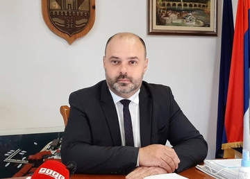 UMJESTO SANITETA za Dom zdravlja, načelnik Višegrada KUPUJE DVA VOZILA