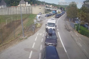 Duge kolone na pojedim graničnim prelazima