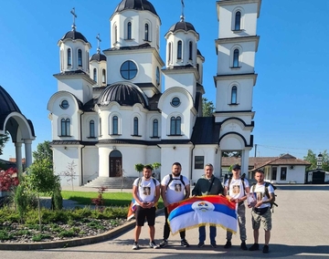Bijeljinci krenuli pješke na hodočašće ka Ostrogu za ozdravljenje Ane Gole