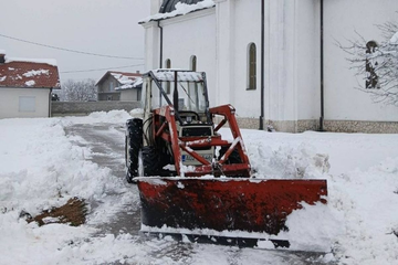 Suživot na djelu: Ibro Jahić očistio portu hrama