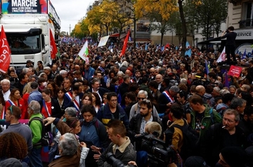 Veliki protesti u Francuskoj: Hiljade ljudi izašlo na ulice zbog troškova života