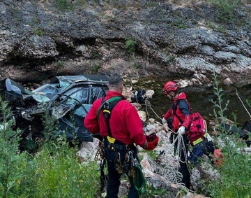Majka i beba poginule: Poznato stanje povrijeđene djevojčice i oca u slijetanju auta u kanjonu Miljacke