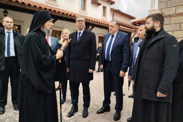 Dodik dočekao Vučića u rodnom mjestu Svetog Vasilija Ostroškog 