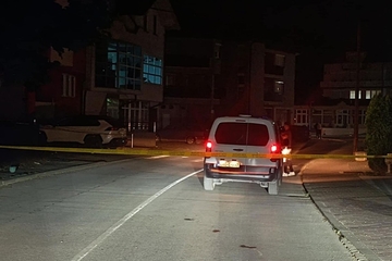 Policija traga za maskiranim napadačem, građani Sanskog Mosta uznemireni