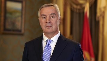 Đukanović: Ne povlačim se iz politike