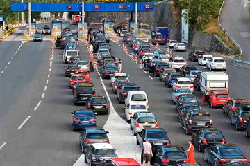 Kilometarske kolone na Crnogorskom primorju: Turisti ovo moraju da znaju