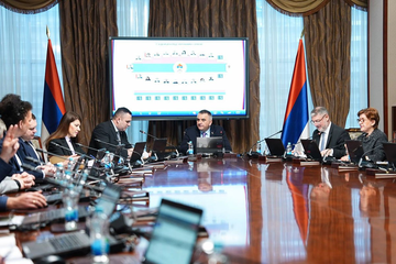 Povećane plate i Savi Miniću, ministrima i direktorima: Evo za koliko