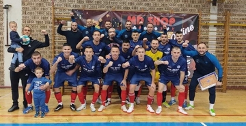 SKANDAL U BRČKOM: Huligani vrijeđali, pa napali autobus sa mladim igračima iz Bijeljine (VIDEO)