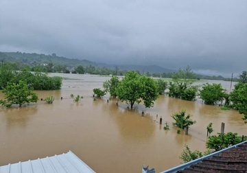 U Kostajnici proglašeno vanredno stanje: Oglasile se sirene, Una raste (VIDEO)