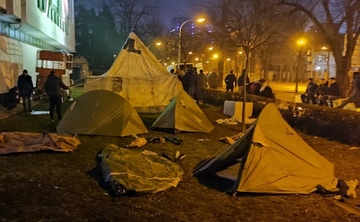 Građani postavili šatore ispred Narodne skupštine Republike Srpske