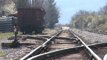 Potrebno ukinuti još oko 90 pružnih prelaza