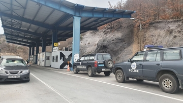 Prelaze Jarinje i Brnjak zatvoreni danima: Sjeveru KiM prijeti nestašica osnovnih ŽIVOTNIH NAMIRNICA I GORIVA