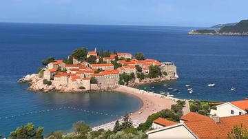 Sveti Stefan otvorio vrata turistima: Ekskluzivni hotelski kompleks ponovo prima goste