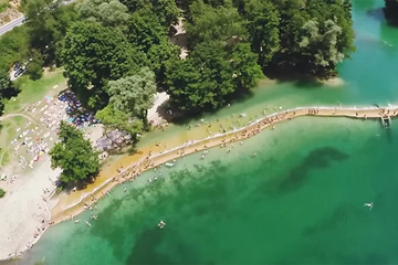 Tragedija na kupalištu u Jajcu: Muškarac preminuo nakon spasavanja iz rijeke