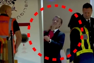 Makronov govor tijela otkriva da "šamar" ipak nije dio šale (VIDEO)