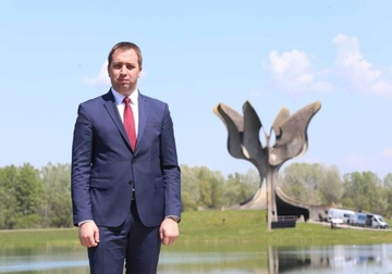 Selak poručio da Jasenovac predstavlja simbol stradanja i vječnu opomenu srpskom narodu