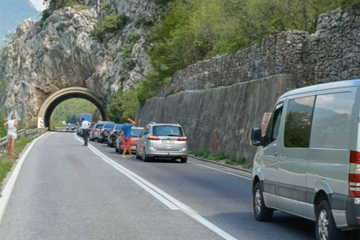 Motorom sletio u rijeku i poginuo, zatvoren put Jablanica - Mostar