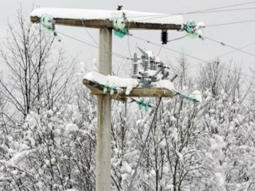 Snijeg stvara probleme: Ekipe "Elektro-Bijeljine" rade na otklanjanju kvarova u Ugljeviku i Loparama