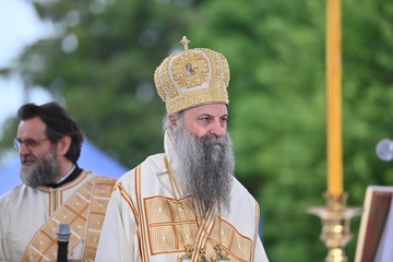 Patrijarh Porfirije osveštao Spomen-kapelu, u toku liturgija