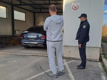 Stanivuković: Pretresaju mi automobil i pratnju uz pse tragače