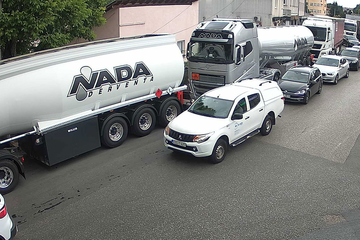 Na graničnim prelazima u Gradišci i Gradini duge kolone vozila