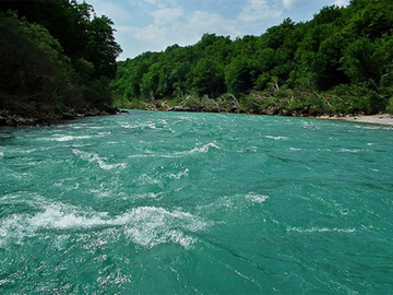 Pecali ribu, a izvukli davljenika iz Drine