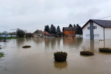 Katastrofa u Prijedoru: Automobili potpuno potopljeni (FOTO)
