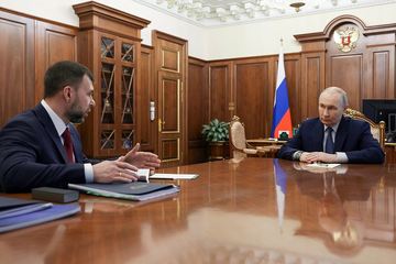 Putin odlikuje ruskog vojnika: Sam držao položaje 68 dana
